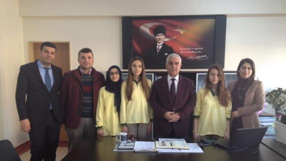 TEOG Türkiye 1. si Kapaklı Özel Başakşehir Koleji öğrencisi Aylin İBRAHİMOĞLU ve TEOG´da üstün başarı gösteren öğrencilerimiz