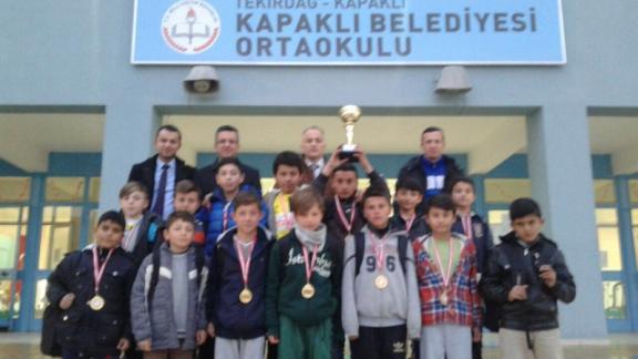 İlçemiz Kapaklı Belediyesi Ortaokulu Küçükler Futbol Takımımız Tekirdağ İl Birincisi olmuştur.