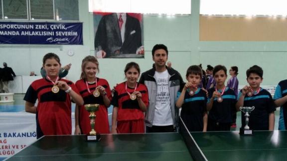 Yıldızkent Ortaokulu Masa Tenisi Turnuvasında Küçük Kızlar il birincisi, Küçük Erkekler il üçüncüsü olmuştur.