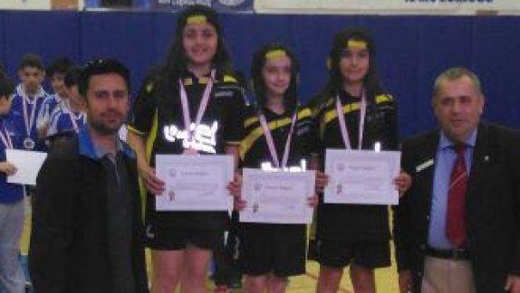 İlçemiz Kapaklı Yıldızkent Ortaokulu "Küçük Kızlar Masa Tenisi Takımımız" Kırklareli´nde yapılan bölge finalinde 3. olarak Aksaray´da yapılacak olan Türkiye Şampiyonasına katılmaya hak kazanmıştır.