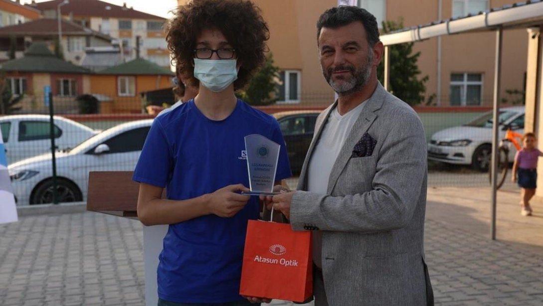 Belediye Başkanımız Sayın Mustafa ÇETİN'den Başarılı Öğrencilere Ödül