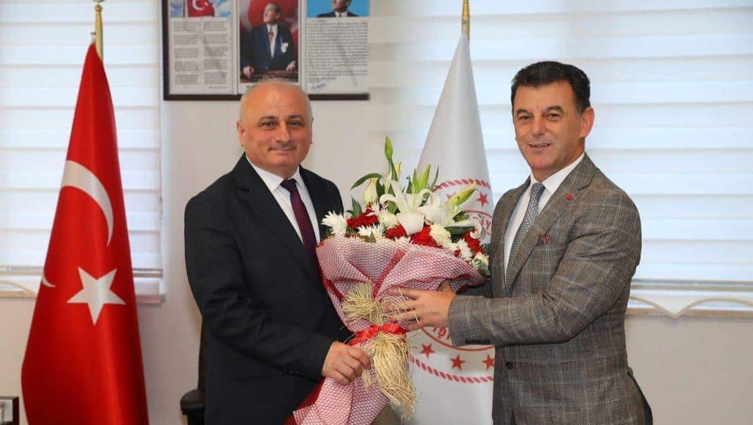 Belediye Başkanımız Sn.Mustafa ÇETİN'den Müdürlüğü'müze 24 Kasım Öğretmenler Günü Ziyareti.