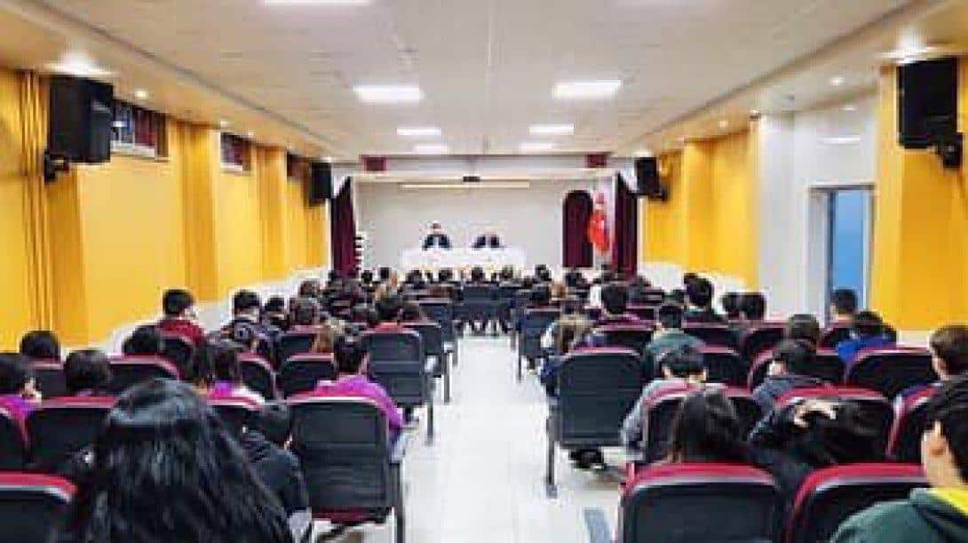 İlçe Milli Eğitim Müdürümüz Sn. İrfan DANIŞMAZ Kapaklı Belediyesi Ortaokulu 8.Sınıf Öğrencileriyle Buluştu.