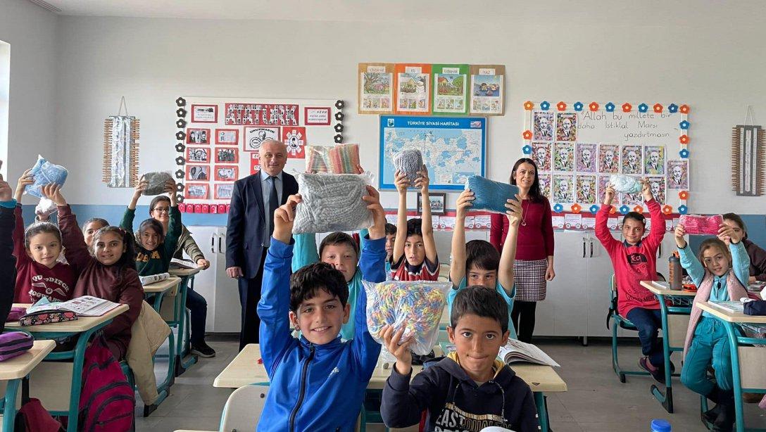Pınarça İlkokulu Öğrencilerimizden  Deprem bölgesindeki Öğrencilerimize Destek.
