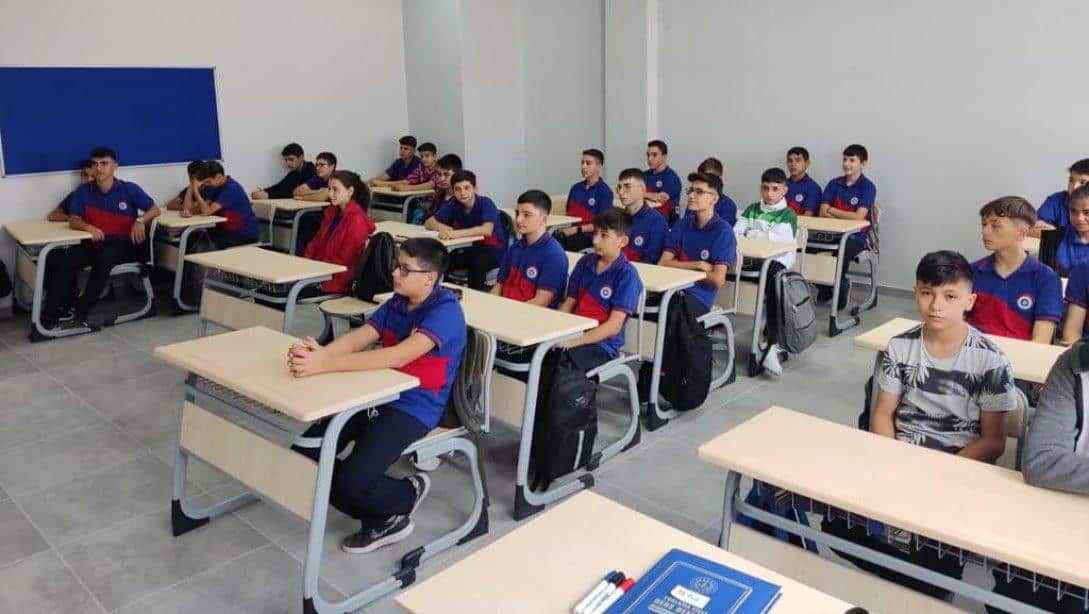 Türk Metal Sendikası Pevrul Kavlak Mesleki ve Teknik Anadolu Lisemiz eğitim öğretime başladı.