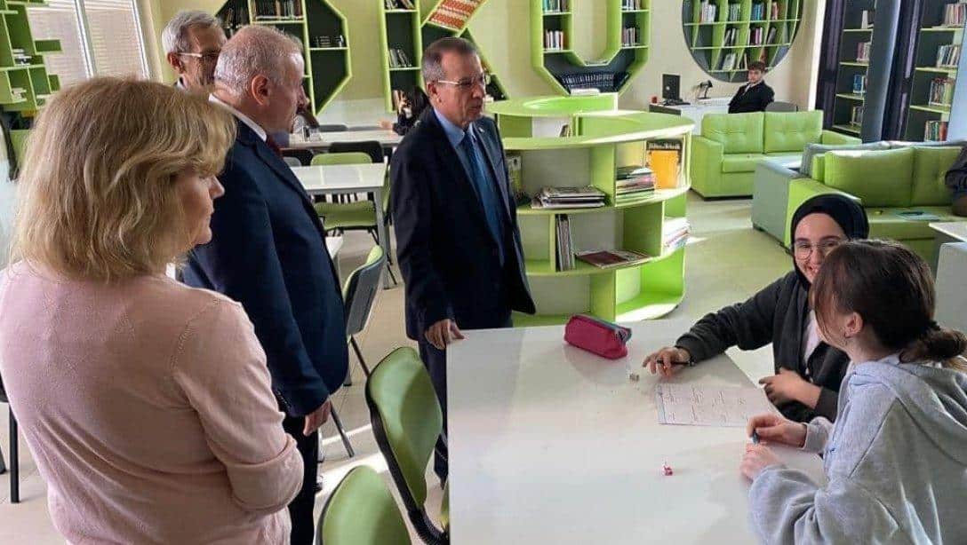 Kaymakamımız Sn.Mustafa Gürdal Ertuğrul Gazi Anadolu Lisesi 'ni Ziyaret Etti.
